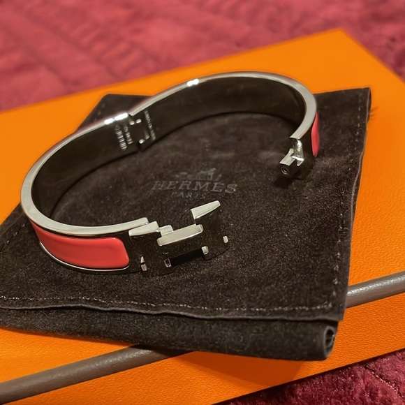Hermès Peach Clic H Bracelet - Picture 8 of 13